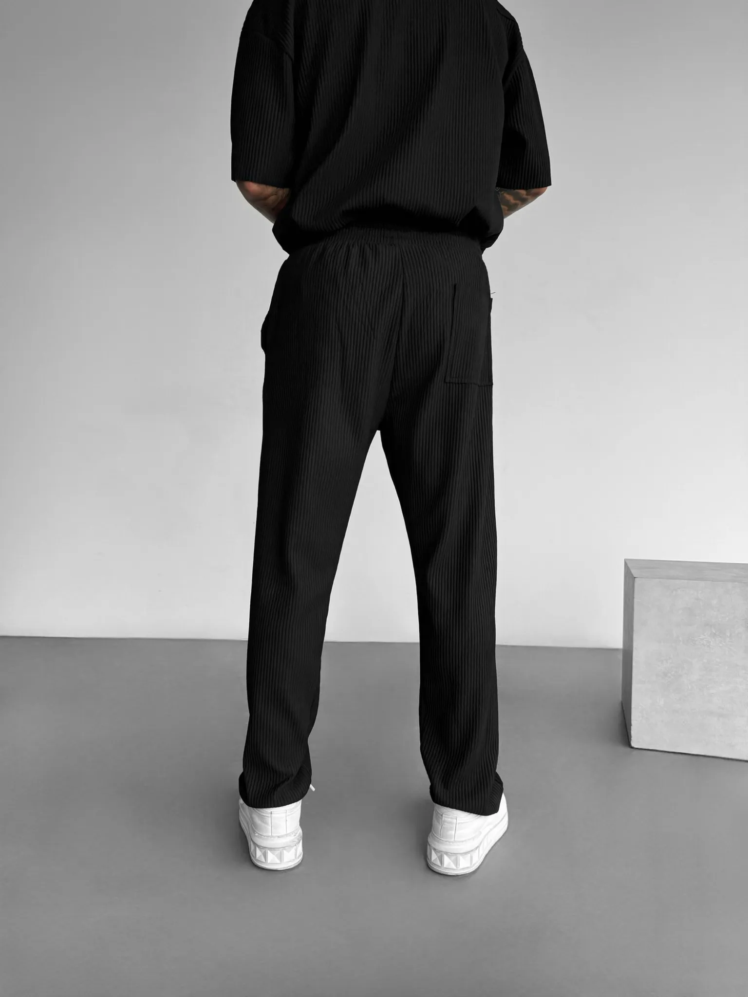 Loose Fit Ribbed Trousers - Black